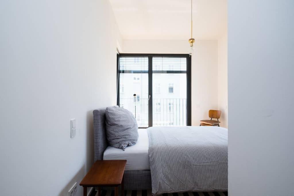 2 Bedroom Mauerpark-Apartment, Berlin Mitte View calendar Exterior foto