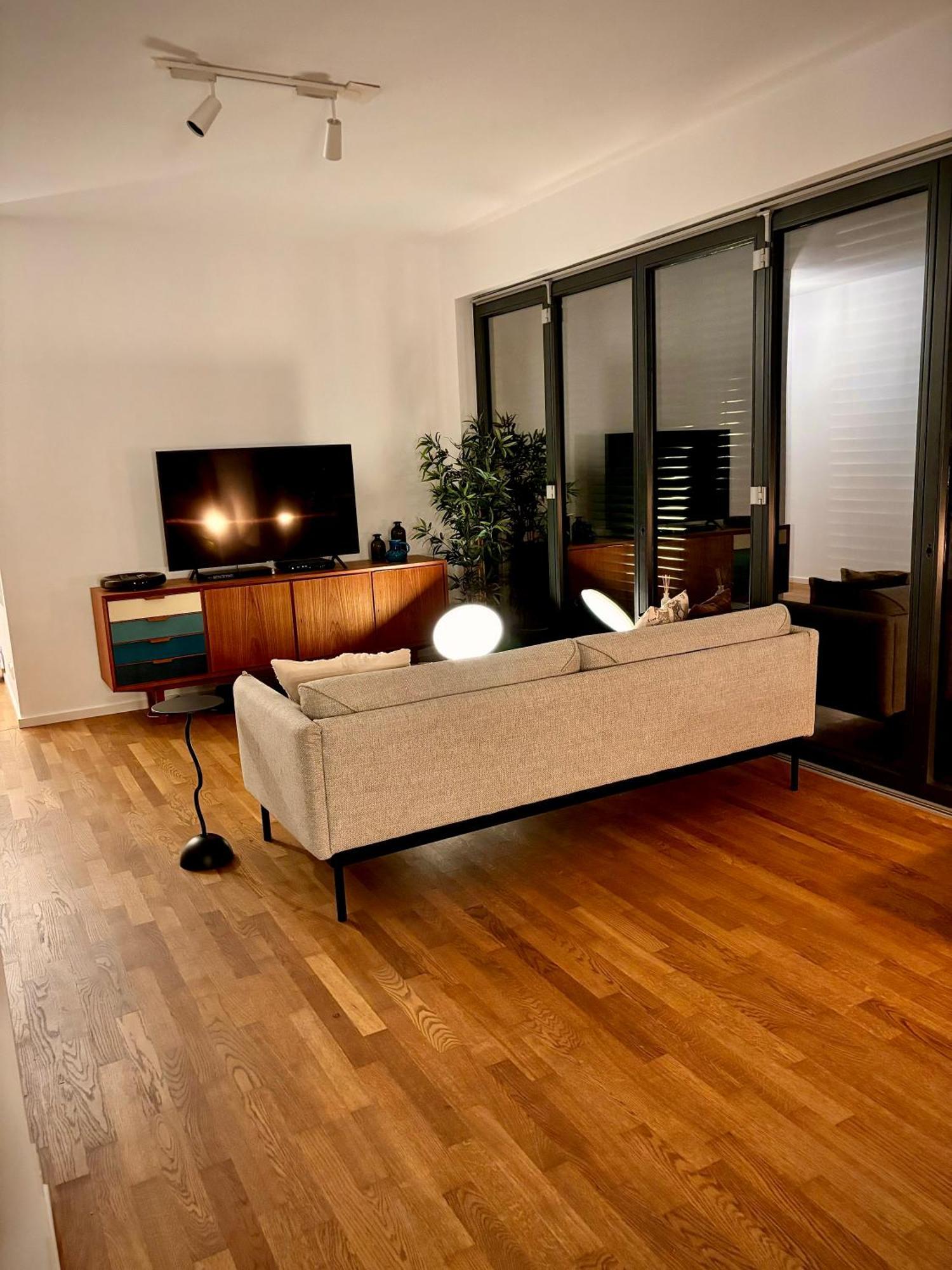 2 Bedroom Mauerpark-Apartment, Berlin Mitte View calendar Exterior foto